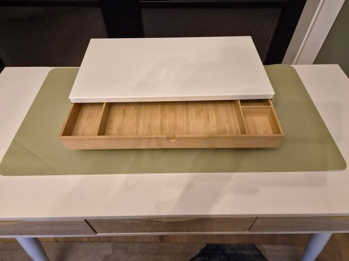 Desk with monitor stand/organiser&mat