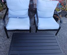 2 patio chairs & coffee table