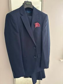 Bennetti Navy Three-Piece Suit (36R / 32R)