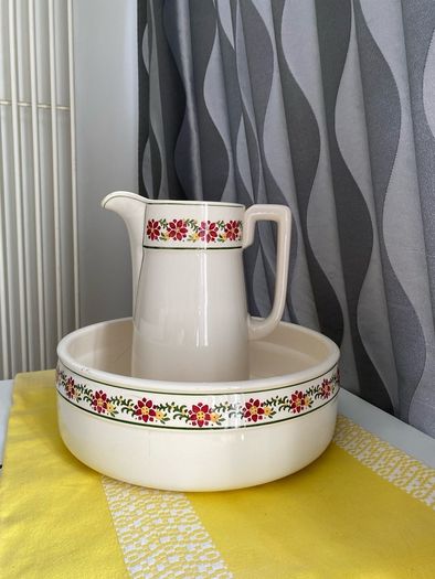 ceramic vintage wash bowls & matching pitchers