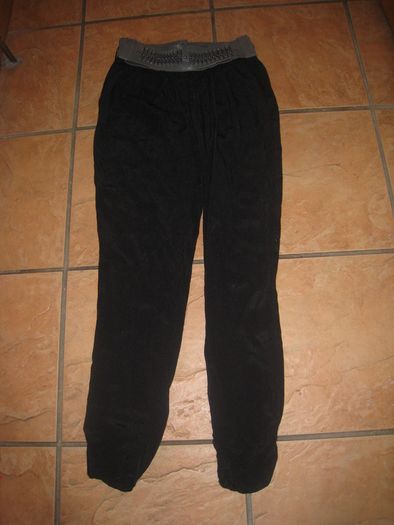 River Island Size 6 Black trousers