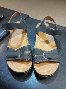 Woman black sandels