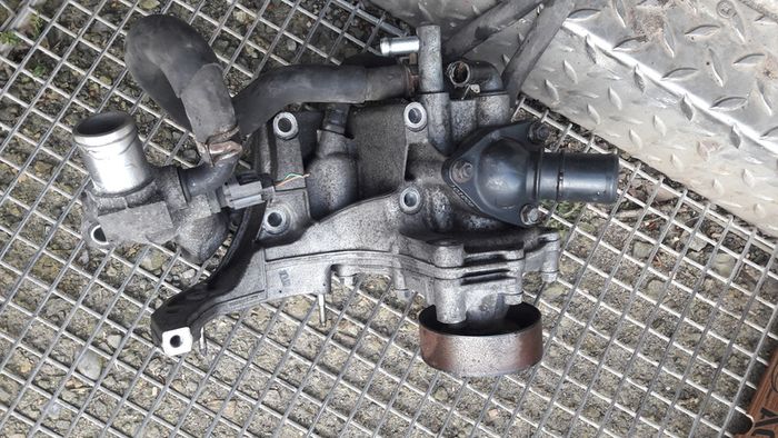 Mazda 6 2.2 water pump