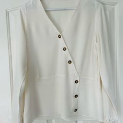 Like New: Ladies blouse (Size 10)