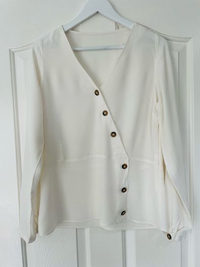 Like New: Ladies blouse (Size 10)