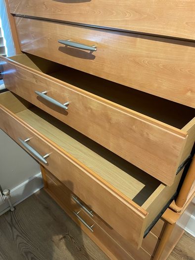chest of drawers
