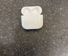 Apple AirPods 4th Gen Charging Case
