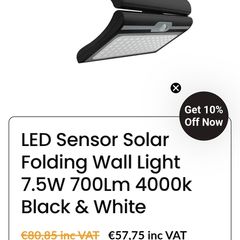 Foldable sensor solar wall light