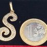 9ct yellow S pendant Image 6