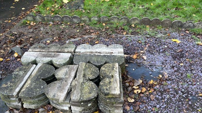 Reclaimed Reconstituted Stone Lawn/Border Edging