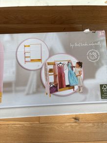 Light dress up rack