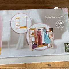 Light dress up rack