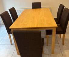 Beautiful Table & 6 Chairs