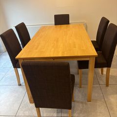Beautiful Table & 6 Chairs