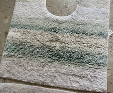 Matching bath mats & bath sheet