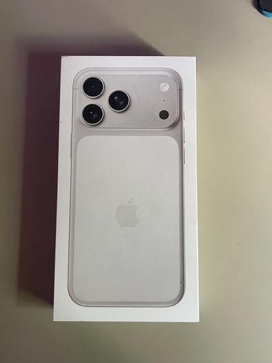 iPhone 17 Pro Max 256GB - Silver