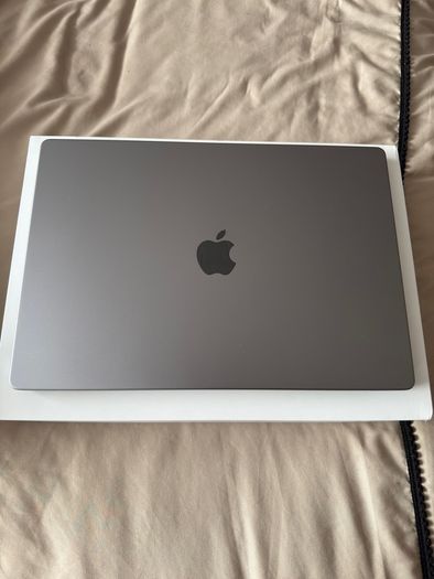 Apple MacBook Pro 16inch M1 Pro 1TB SSD 2021