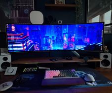 Samsung Odyssey G9 OLED w/Arm