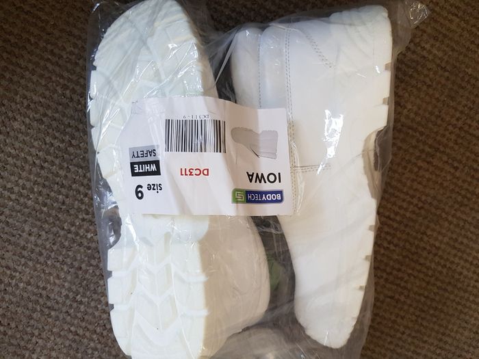 New Safety Shoes size 9
