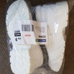 New Safety Shoes size 9