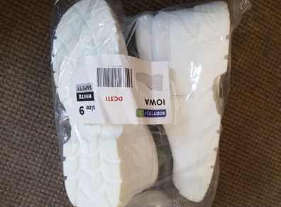 New Safety Shoes size 9