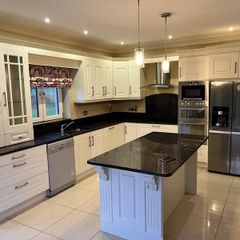 Used Kitchen with Granite Worktop & Island