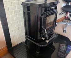Solid fuel stove