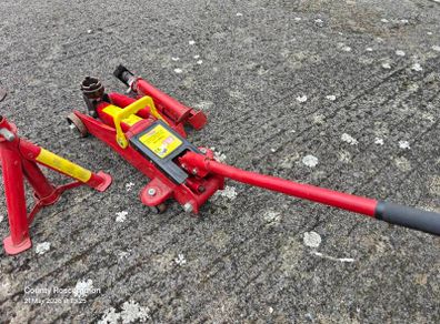 Car jack 2 ton with axle stands