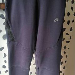 Size M tracksuit  bottom.