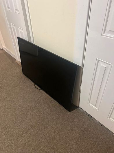 50" toshiba flatscreen smart  tv