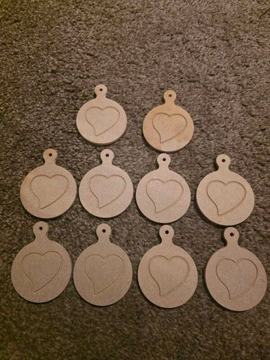 wooden xmas bobble heart
