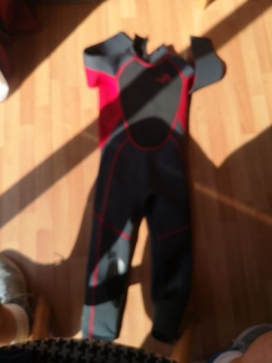 Kids wet suit