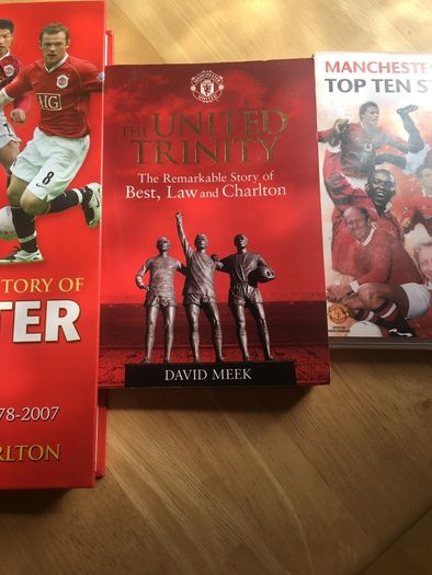 Manchester United set of 3 items.