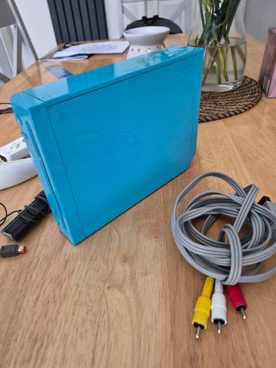 Nintendo wii blue console_complete bundle_(tested & working)
