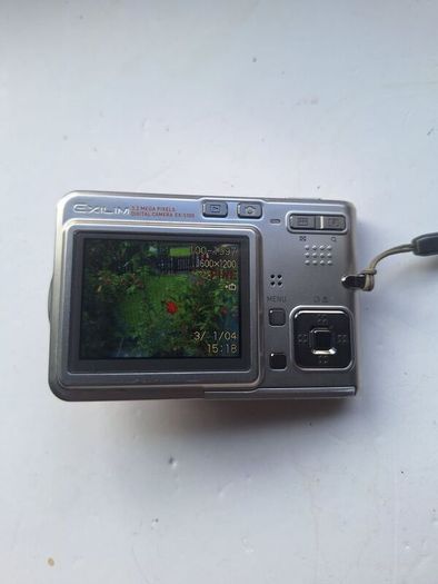 Casio Exilim EX-S100 Digital Camera