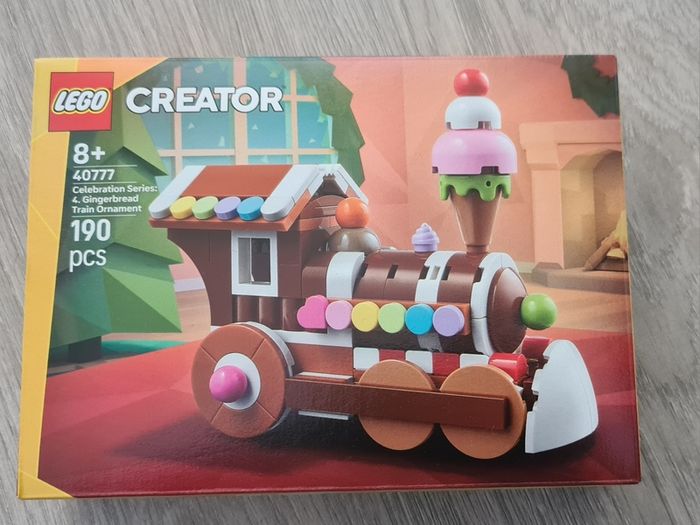 LEGO Creator Gingerbread Train Ornament 40777