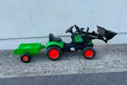 Kids peddal tractor