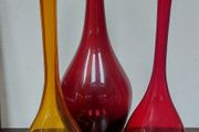 Beautiful Collection of Three Vintage Hand-Blown Gourd/Bottle-Shaped Vases in Dark Red, Red and Orange Transparent Glass, Excellent Condition