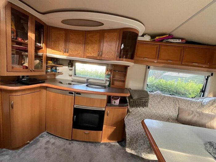 Hobby Prestige Twin Axle Caravan with new Awning