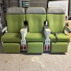 Airplane seats (Japanese airline)