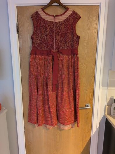 Vintage  Enjoy Dress. .  S. 16 -