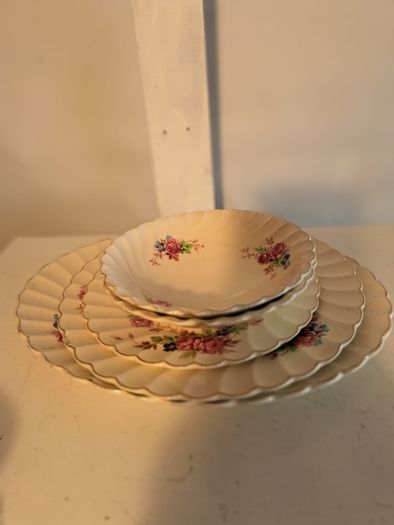 Myott Olde Chelsea Part Dinnerware Set