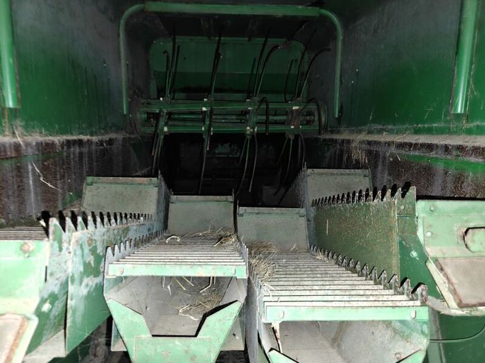 Combine harvester  1065