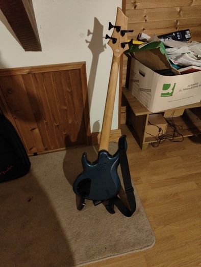 Bass Guitar LTD B104