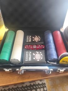 Complete 300pc Poker Set in Case + BONUS Vintage Wooden Carousel Caddy