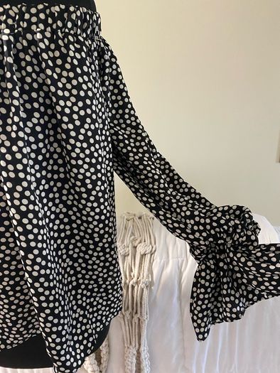 Off the Shoulder Spotty Top Size Medium