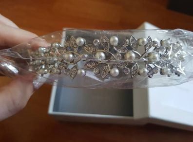 Linzi Jay wedding hairband