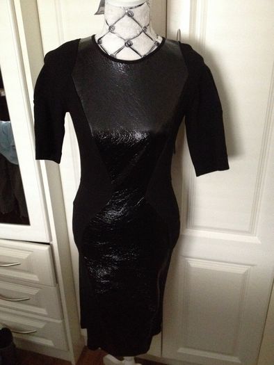 RIVER ISLAND.. Beautiful Black Fitted Pencil Dress (Size 10)