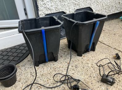 2 Hydroponic Pots