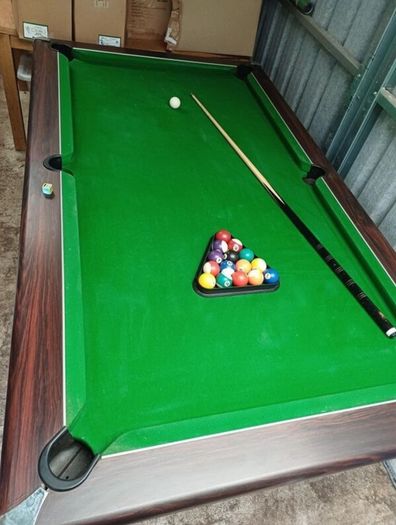 7ft pool table